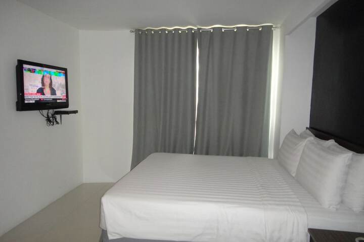Room 3 of 25