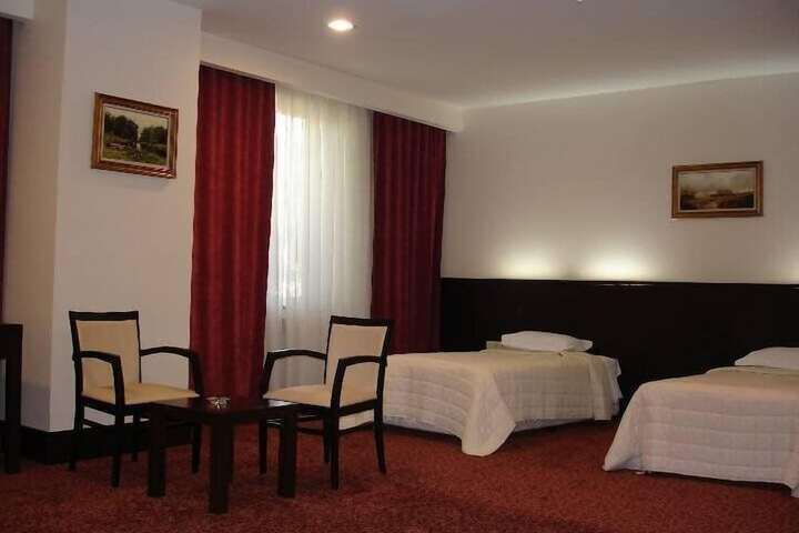 Room 4 of 48