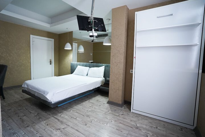 Room 4 of 31