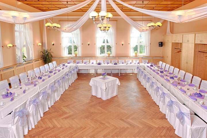 Ballroom/Hall 13 of 52