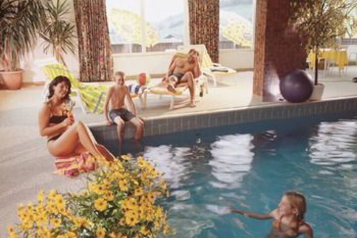 Pool 5 of 8