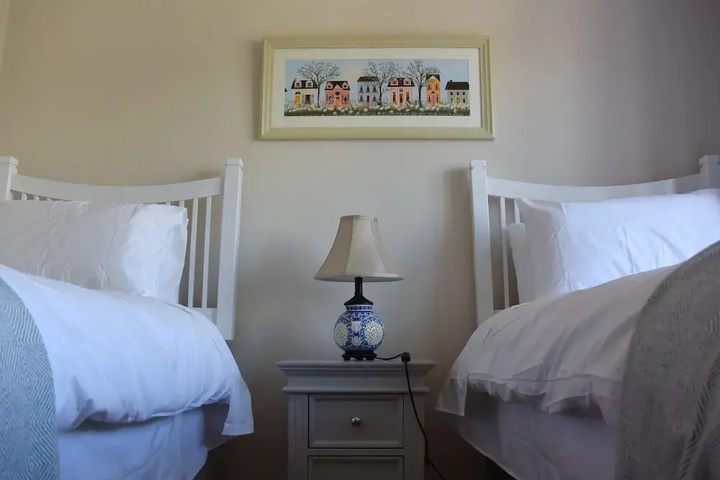 Room 5 of 17