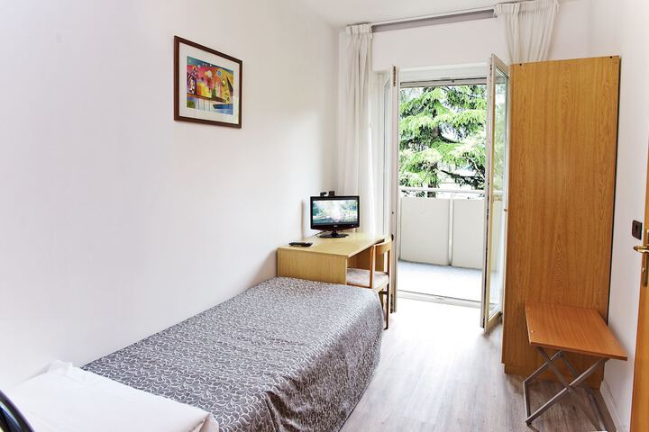 Room 6 of 46