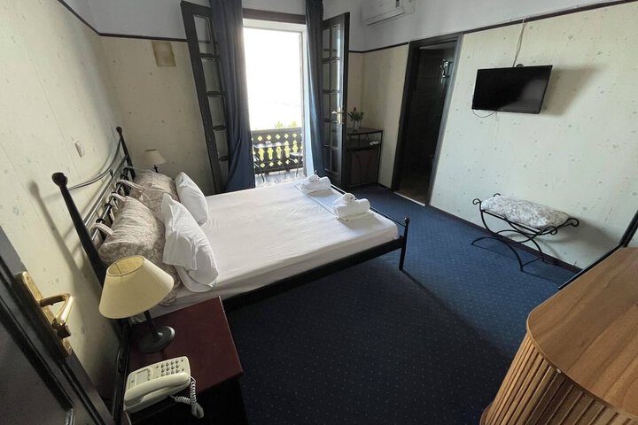 Room 46 of 120