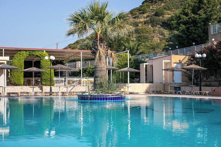 Pool 56 of 107