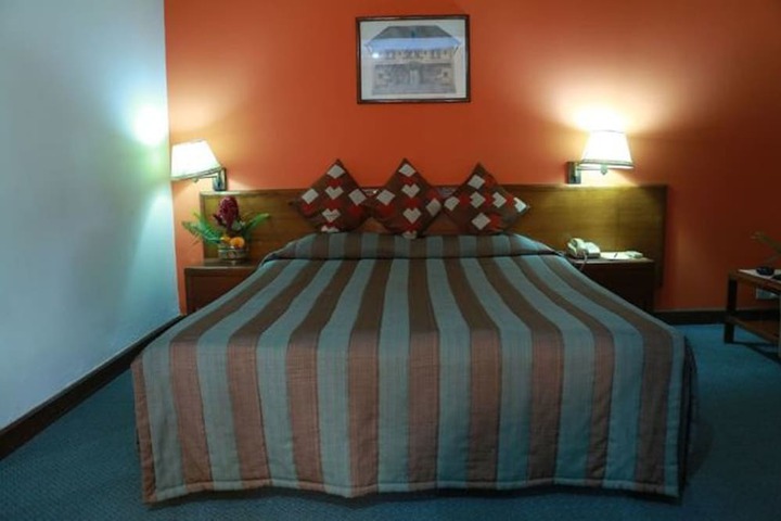 Room 4 of 24