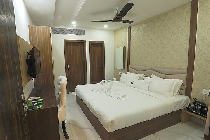 Room 3 of 45