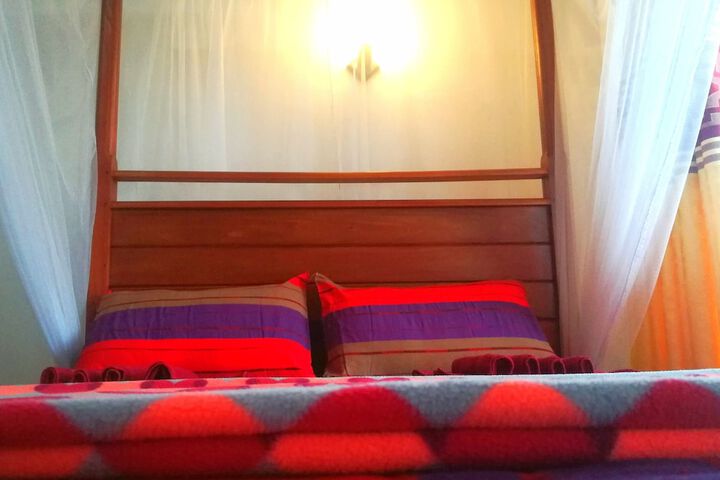 Room 12 of 20