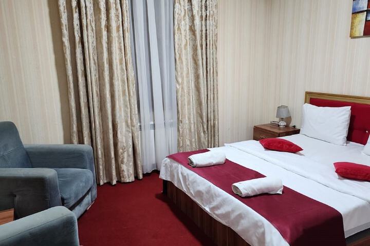 Room 33 of 105