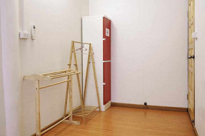Room 17 of 29