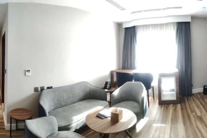 Room 52 of 112