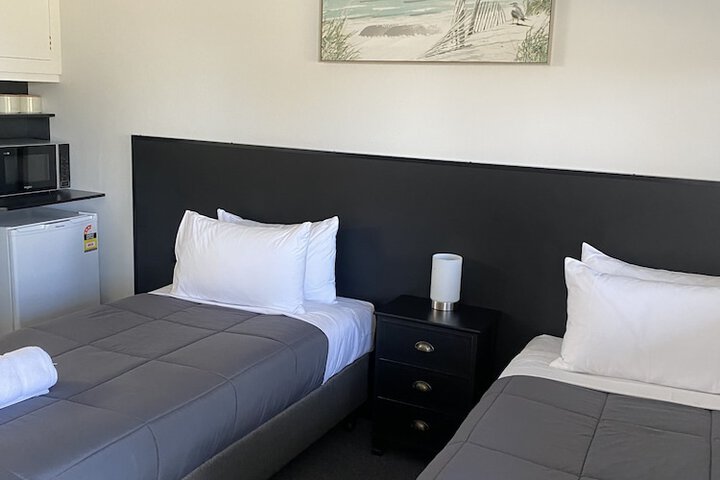 Room 8 of 32