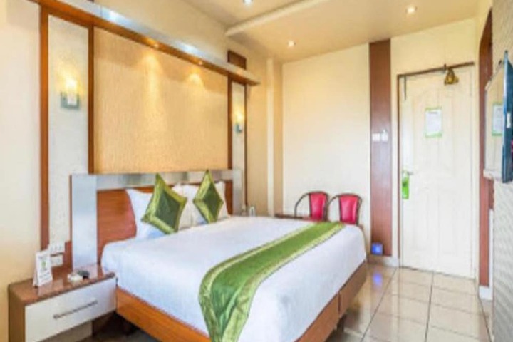 Room 3 of 15