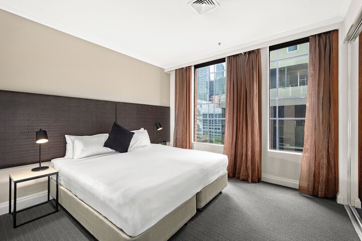 Room 13 of 37