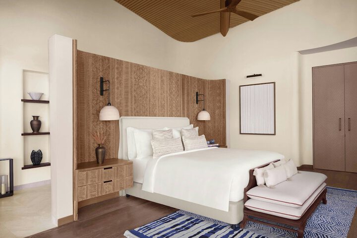 Room 14 of 118