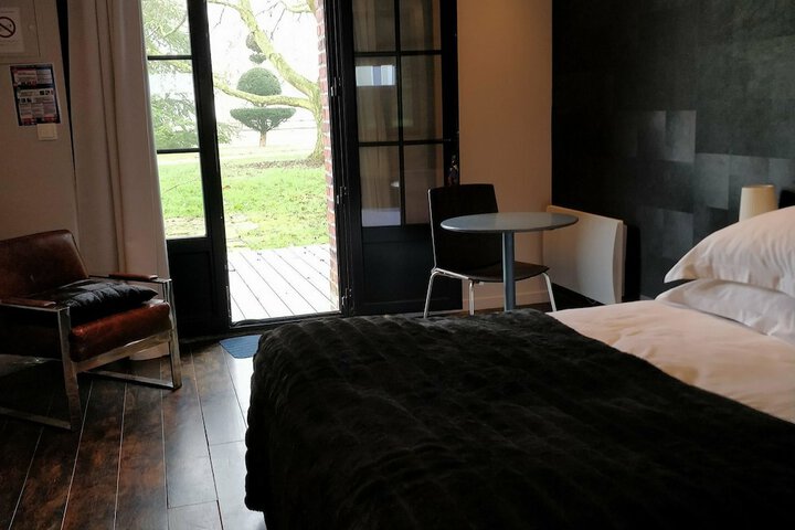 Room 25 of 62
