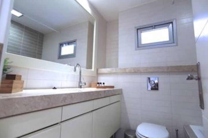 Room 4 of 21