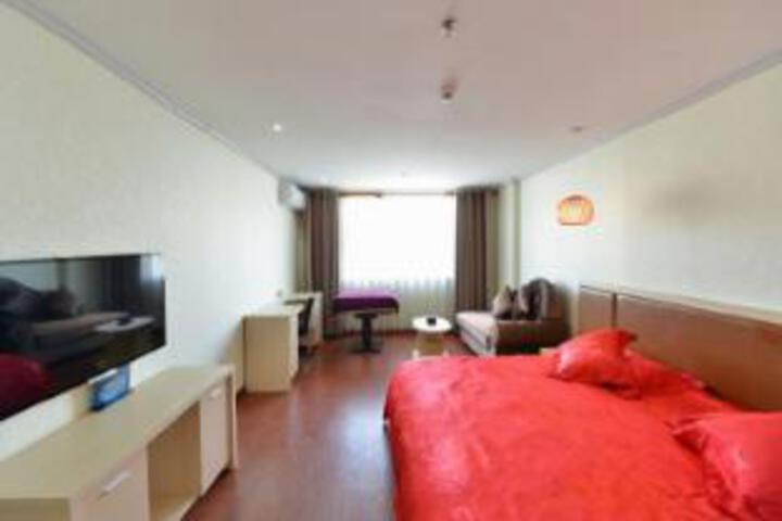 Room 12 of 14