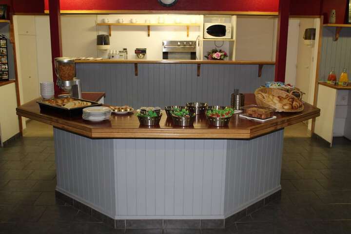 Dining 48 of 60