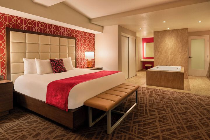 Resort Room 1 King (18 of 33)