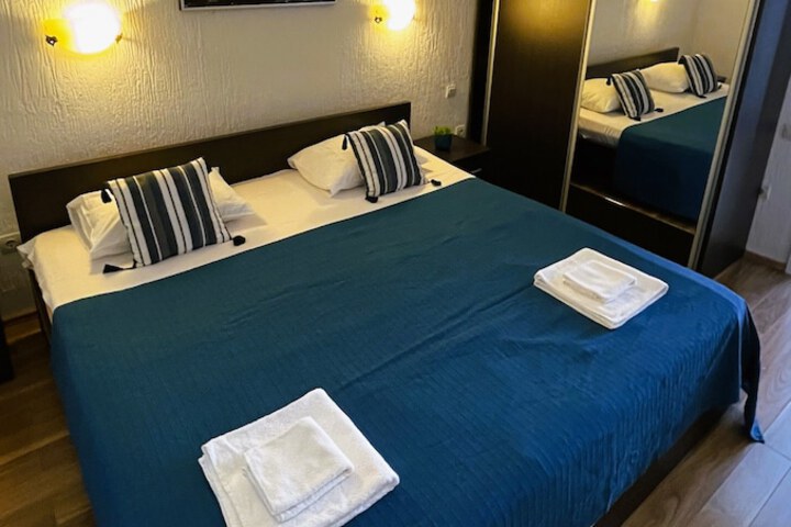 Room 20 of 97
