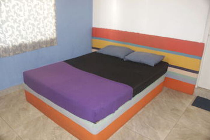 Room 6 of 27