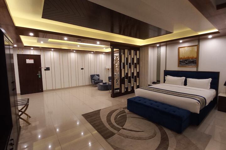 Room 41 of 76