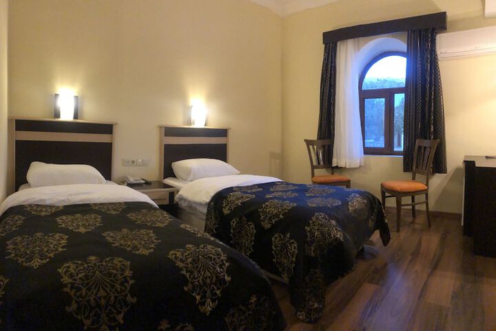 Room 8 of 35