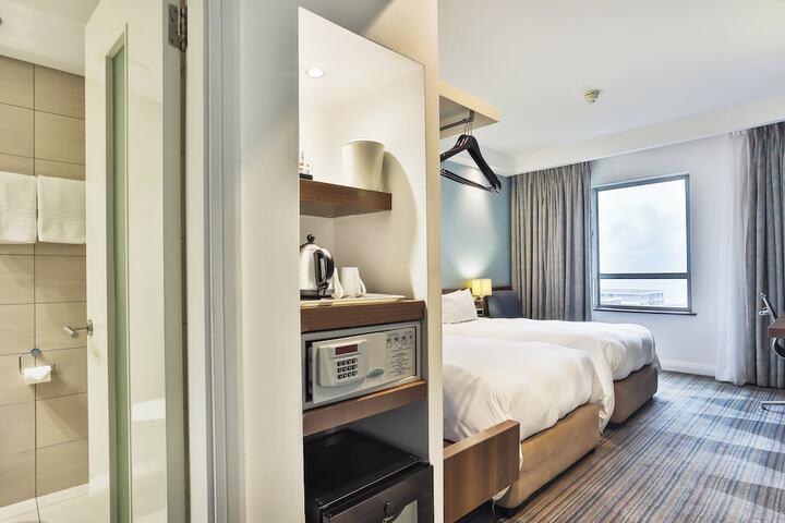 Room 19 of 187