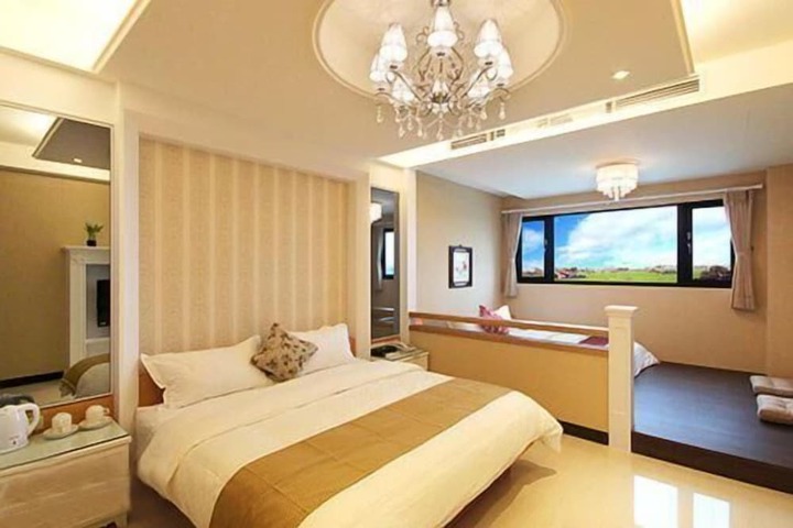 Room 15 of 42