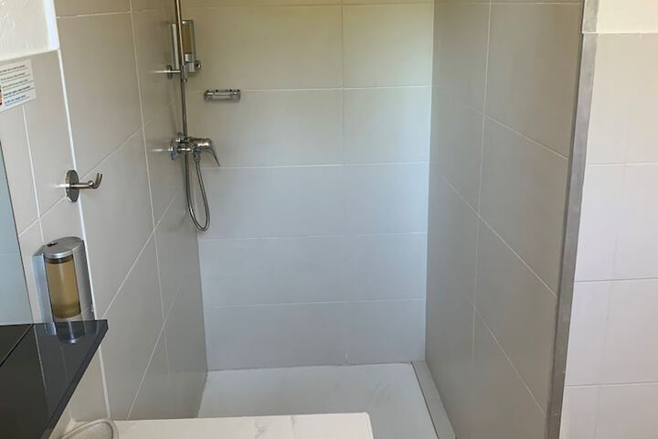 Room 52 of 113