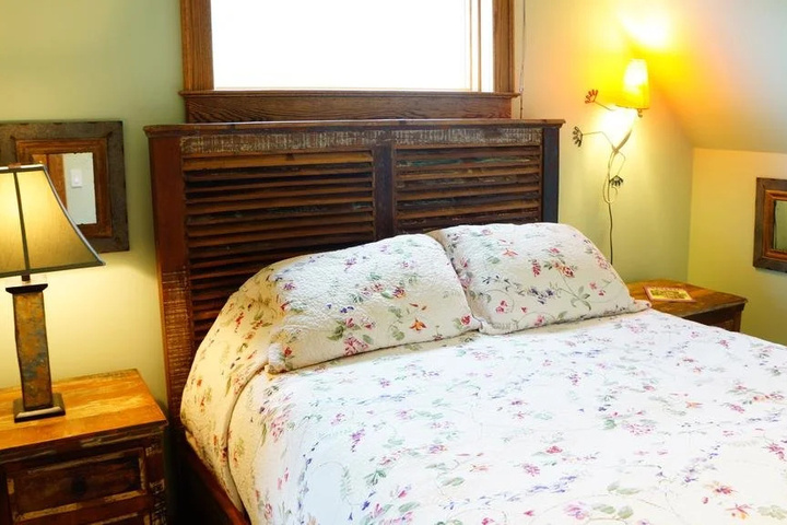 Room 8 of 19