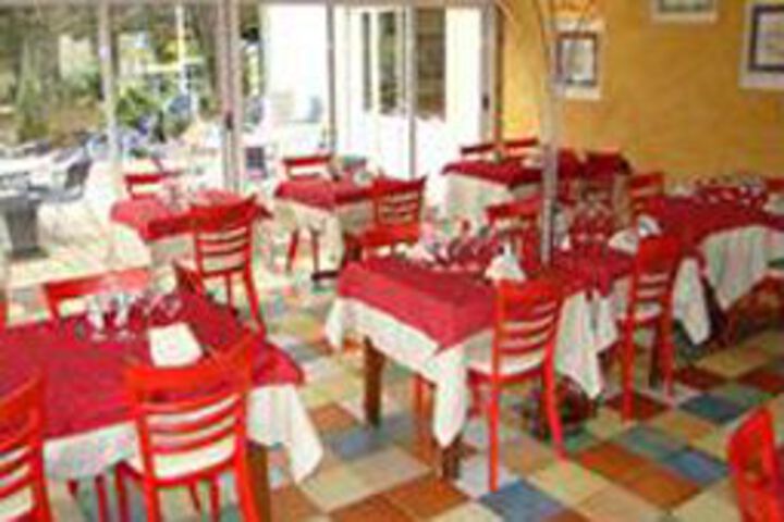 Dining 9 of 9