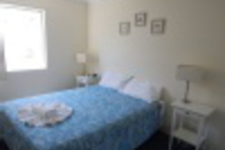 Room 4 of 560