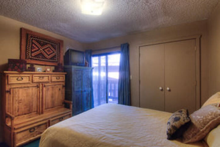 Room 10 of 20