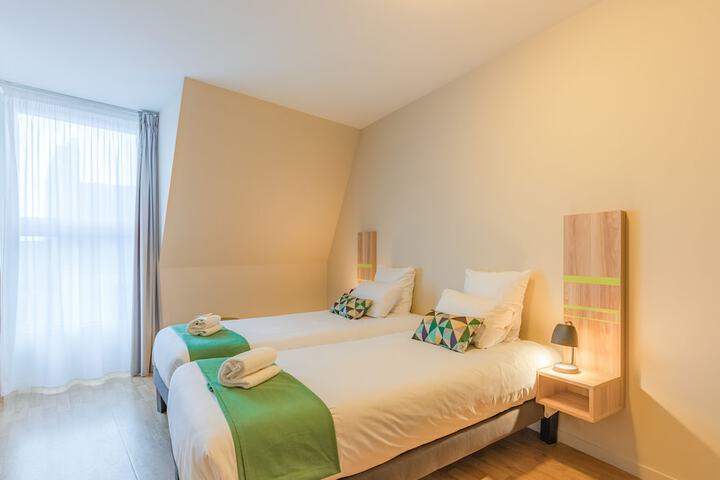 Room 8 of 35