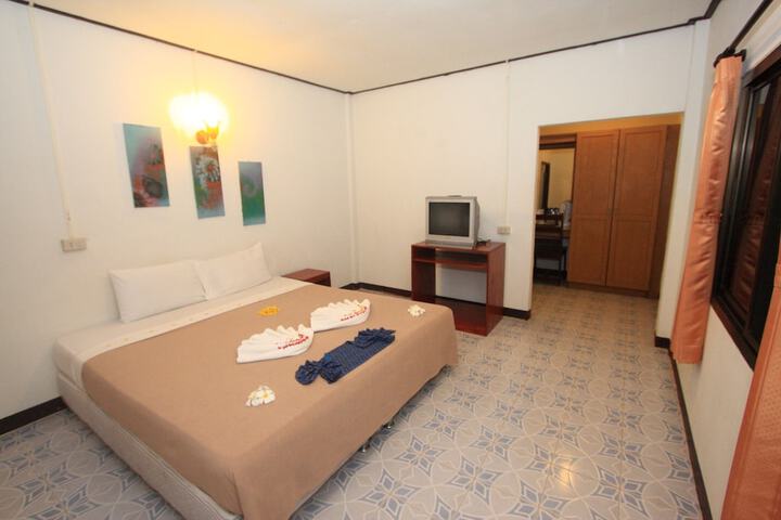 Room 13 of 71