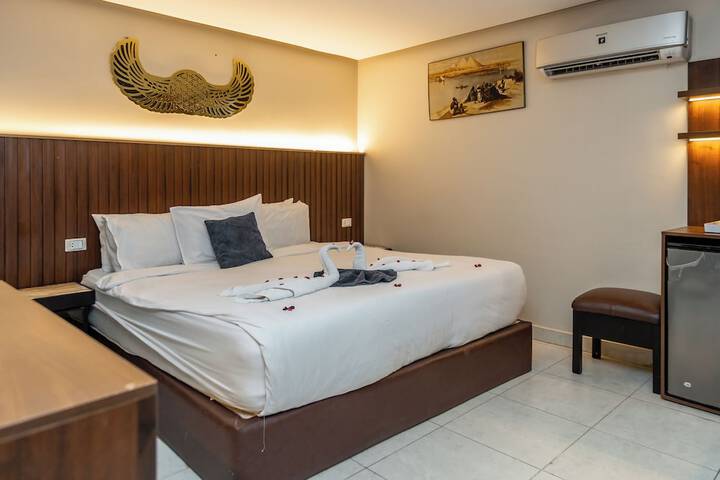 Room 8 of 139