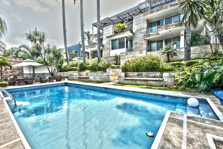 Pool 60 of 75