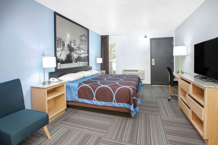 1 King Bed (6 of 15)