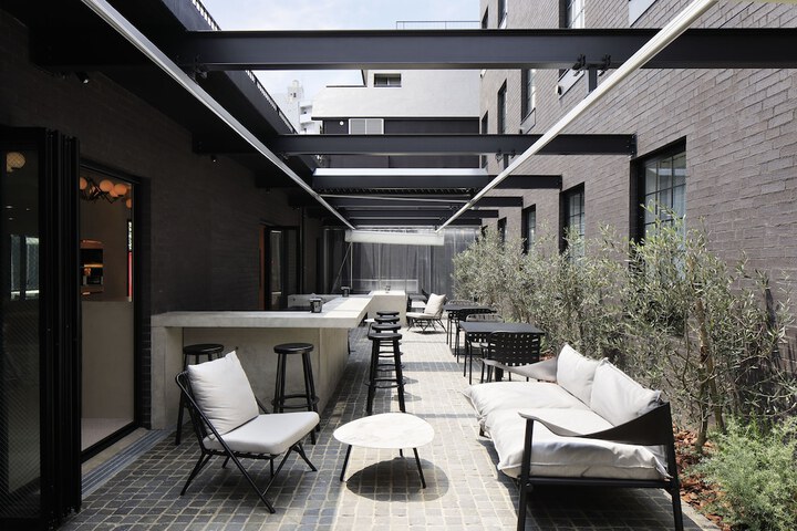 Hotel Exterior 35 of 46