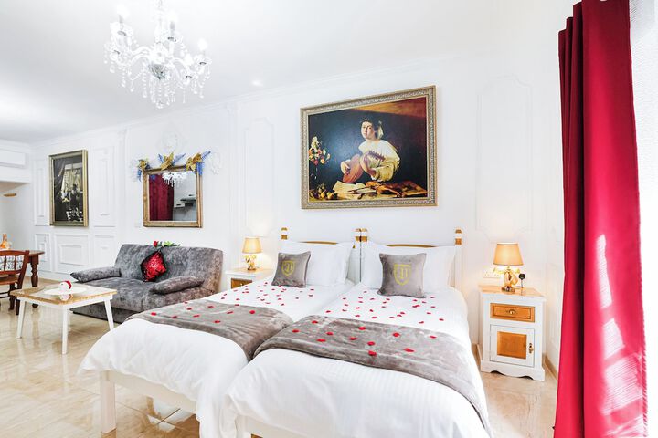 Room 43 of 57