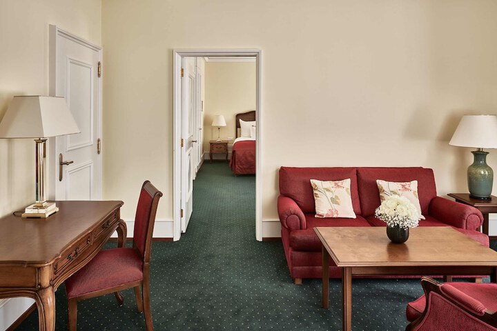 Room 10 of 41