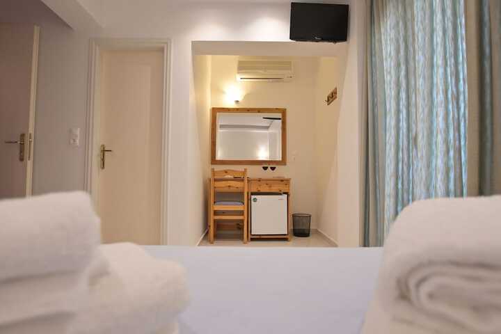 Room 15 of 42
