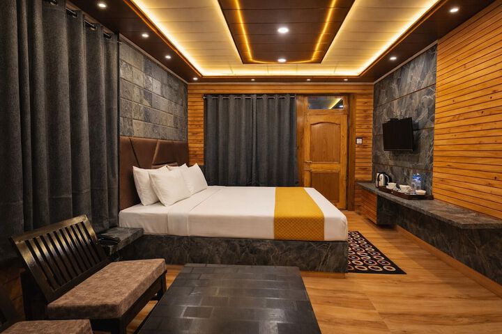 Room 10 of 27