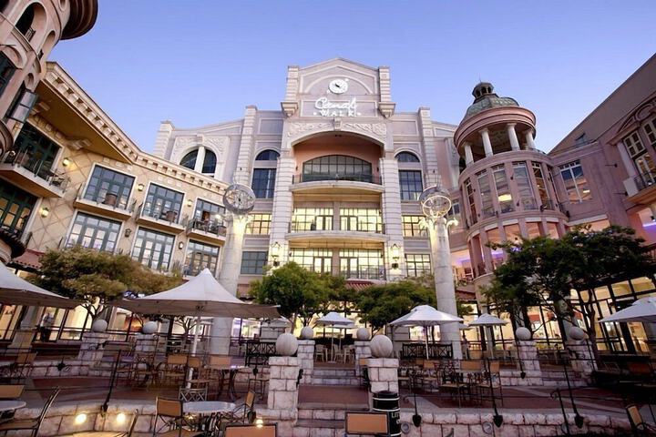 Shopping mall