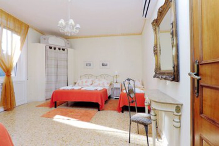 Room 89 of 166