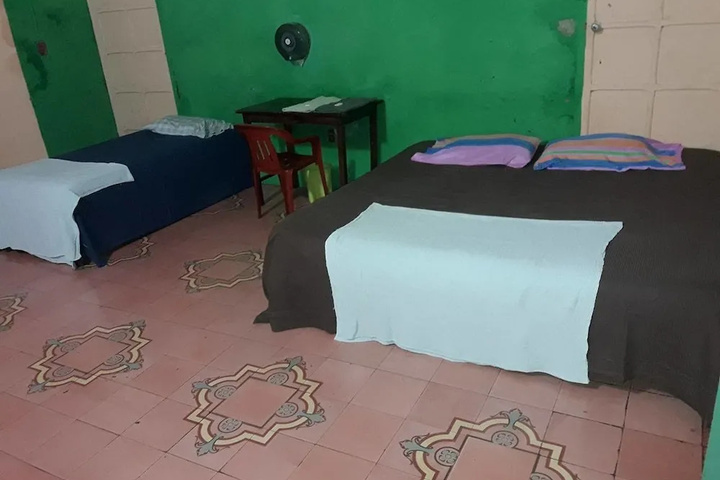 Room 2 of 10