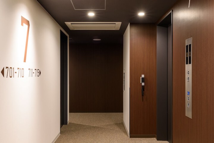 Ballroom/Hall 33 of 41