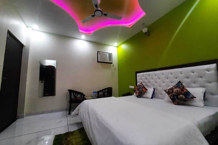 Room 2 of 9